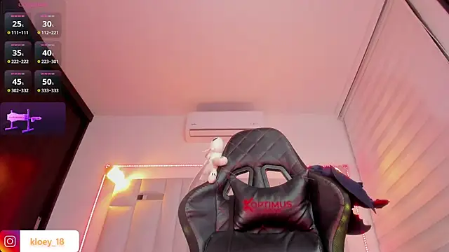 Snapshot of kloey_hoot chatting on December 2024 08:58:02 PM kloey hoot online show from December 2024 08:58:02 PM