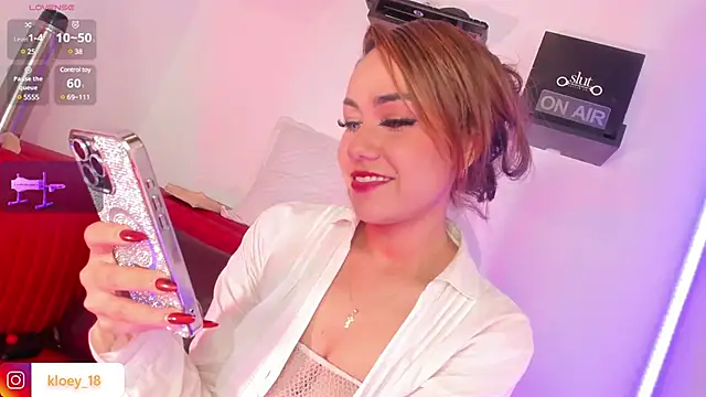 Snapshot of kloey_hoot chatting on March 2025 01:47:02 AM kloey hoot online show from March 2025 01:47:02 AM