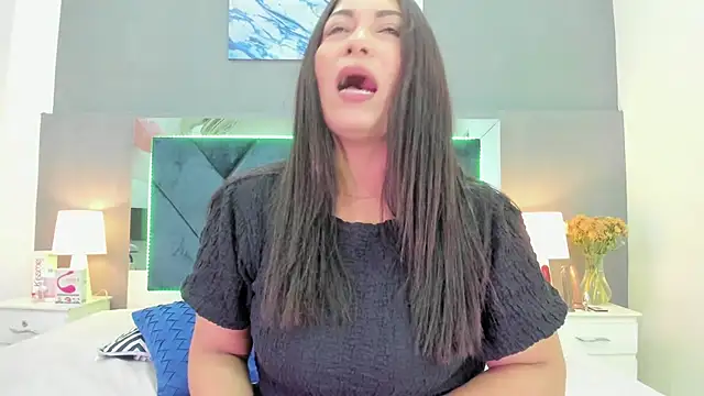 Snapshot of Lauralove_69 chatting on October 2025 08:09:02 PM Lauralove 69 online show from October 2025 08:09:02 PM