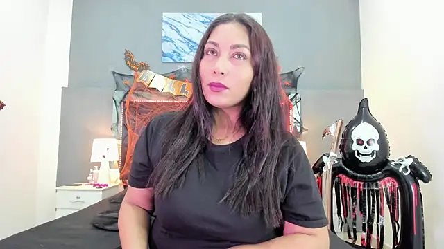 Snapshot of Lauralove_69 chatting on October 2025 08:21:02 PM Lauralove 69 online show from October 2025 08:21:02 PM