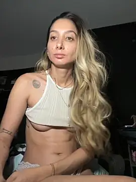 Snapshot of DanikRosse chatting on September 2025 04:28:01 AM DanikRosse online show from September 2025 04:28:01 AM