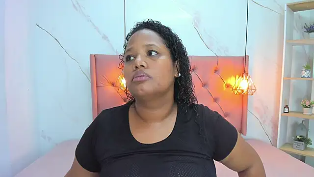 Snapshot of Belle_Brunette chatting on September 2025 09:30:01 PM Belle Brunette online show from September 2025 09:30:01 PM