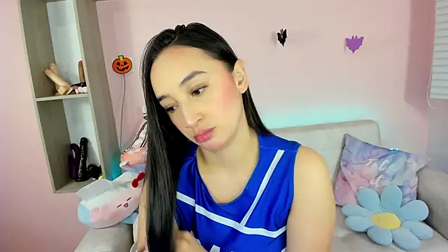 tinysara online show from October 2025 04:18:02 PM