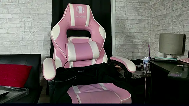 Marie Wadsworthy online show from October 2025 01:53:02 PM