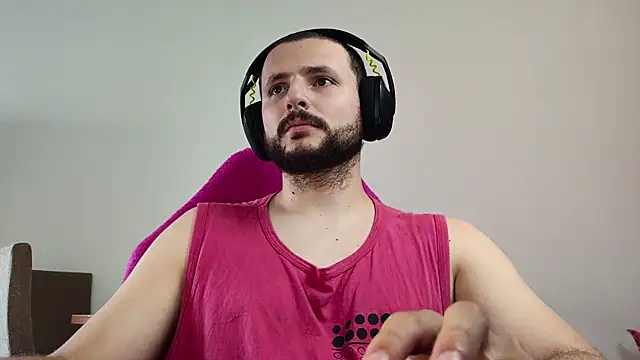 Snapshot of iurytx chatting on October 2025 03:09:01 PM iurytx online show from October 2025 03:09:01 PM