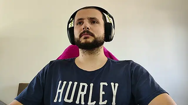 Snapshot of iurytx chatting on October 2025 04:27:01 PM iurytx online show from October 2025 04:27:01 PM