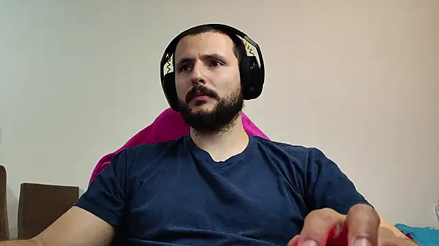 Snapshot of iurytx chatting on October 2025 08:37:01 AM iurytx online show from October 2025 08:37:01 AM