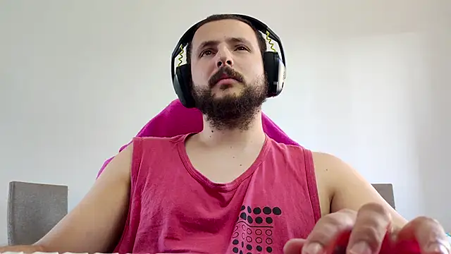 Snapshot of iurytx chatting on November 2025 06:10:01 PM iurytx online show from November 2025 06:10:01 PM