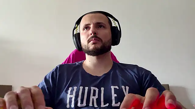 Snapshot of iurytx chatting on November 2025 06:51:01 PM iurytx online show from November 2025 06:51:01 PM