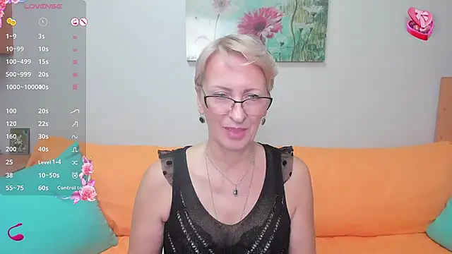 iamyourdream89 online show from December 2024 01:02:02 PM