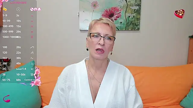 iamyourdream89 online show from December 2024 01:02:02 PM