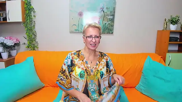 Snapshot of iamyourdream89 chatting on October 2025 01:30:02 PM iamyourdream89 online show from October 2025 01:30:02 PM