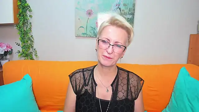 Snapshot of iamyourdream89 chatting on October 2025 01:55:01 PM iamyourdream89 online show from October 2025 01:55:01 PM