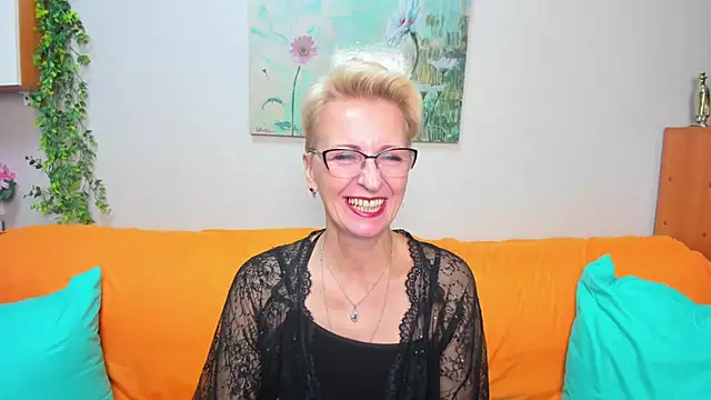 Snapshot of iamyourdream89 chatting on October 2025 11:39:02 AM iamyourdream89 online show from October 2025 11:39:02 AM