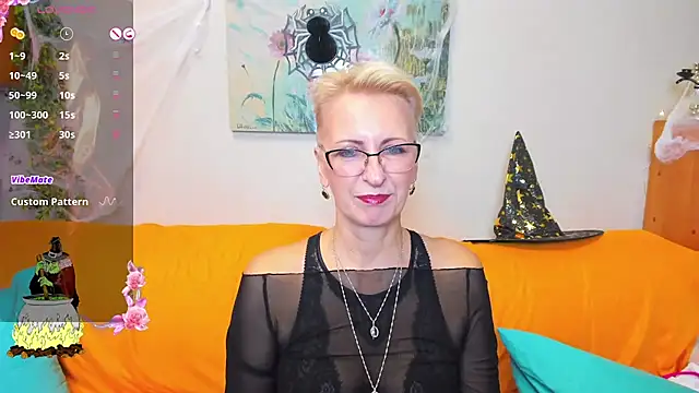 Snapshot of iamyourdream89 chatting on October 2025 09:43:01 AM iamyourdream89 online show from October 2025 09:43:01 AM