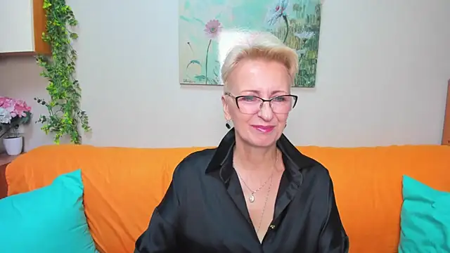 Snapshot of iamyourdream89 chatting on November 2025 01:45:01 PM iamyourdream89 online show from November 2025 01:45:01 PM