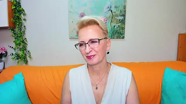 Snapshot of iamyourdream89 chatting on November 2025 11:32:02 AM iamyourdream89 online show from November 2025 11:32:02 AM