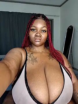 Yung-Missy online show from October 2025 08:18:02 PM