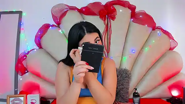 Natasha  Blue online show from December 2024 08:10:02 PM