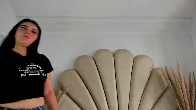 Snapshot of Natasha__Blue chatting on October 2025 07:00:01 PM Natasha Blue online show from October 2025 07:00:01 PM