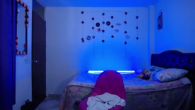 pinky violeta online show from March 2025 03:15:02 PM