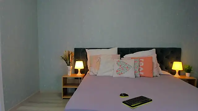 Katerina Ray online show from December 2024 06:04:01 AM