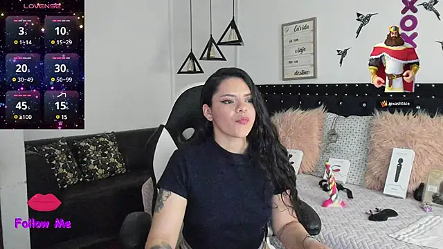 natasha logan  online show from December 2024 07:21:01 AM