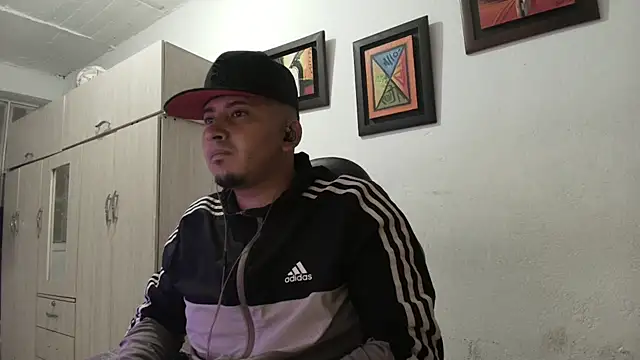 Snapshot of myke_andrade chatting on September 2025 02:59:02 AM myke andrade online show from September 2025 02:59:02 AM