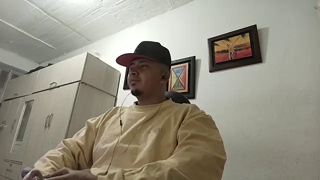 Snapshot of myke_andrade chatting on September 2025 04:07:01 AM myke andrade online show from September 2025 04:07:01 AM