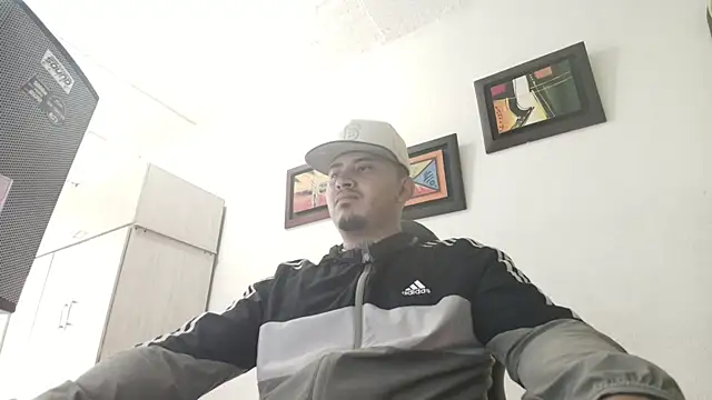 Snapshot of myke_andrade chatting on October 2025 07:44:01 PM myke andrade online show from October 2025 07:44:01 PM