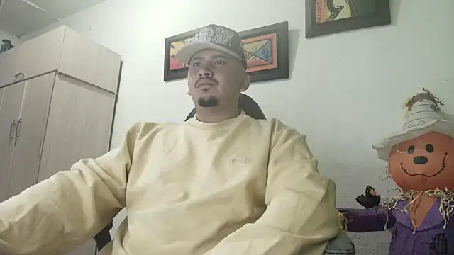 Snapshot of myke_andrade chatting on October 2025 05:06:01 AM myke andrade online show from October 2025 05:06:01 AM