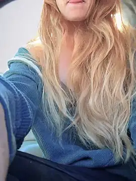 GoldenFlameGoddess online show from September 2025 06:44:01 PM