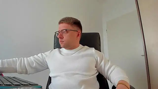 Findom guy online show from March 2025 03:28:01 PM