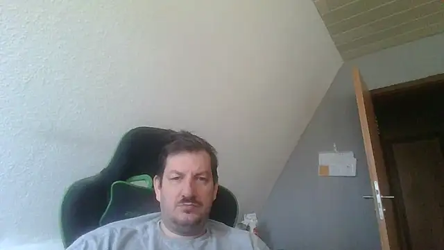 Snapshot of Golffahrer1982 chatting on September 2025 10:04:02 AM Golffahrer1982 online show from September 2025 10:04:02 AM