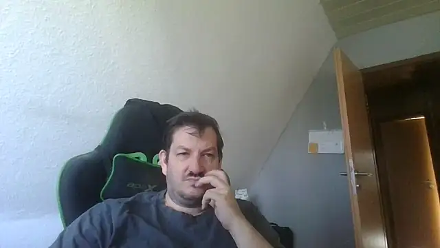 Snapshot of Golffahrer1982 chatting on September 2025 08:27:02 AM Golffahrer1982 online show from September 2025 08:27:02 AM