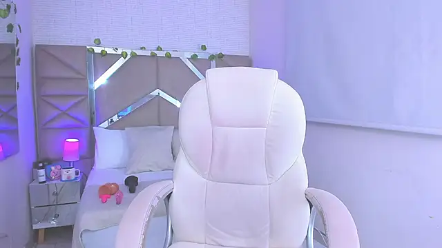 Zoe Lennoxx online show from December 2024 04:30:02 PM