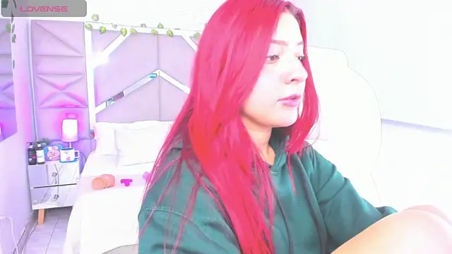 Zoe Lennoxx online show from December 2024 04:29:02 PM