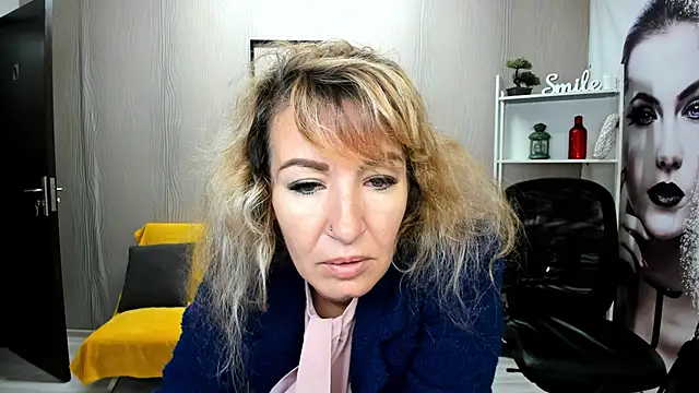 Cassandra Hotty online show from October 2025 02:42:02 AM