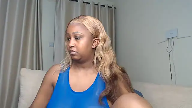 Snapshot of NIKKIE_LOVE chatting on October 2025 01:16:01 AM NIKKIE LOVE online show from October 2025 01:16:01 AM