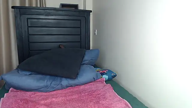 Snapshot of NIKKIE_LOVE chatting on October 2025 03:42:02 AM NIKKIE LOVE online show from October 2025 03:42:02 AM