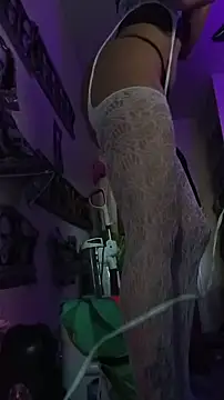 Snapshot of cammyquart chatting on October 2025 09:48:02 PM cammyquart online show from October 2025 09:48:02 PM