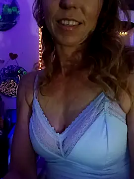 Snapshot of cammyquart chatting on November 2025 02:55:02 AM cammyquart online show from November 2025 02:55:02 AM