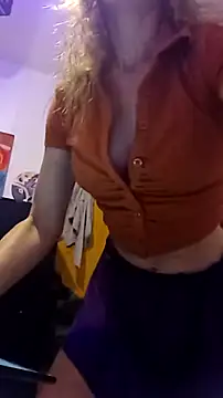 Snapshot of cammyquart chatting on November 2025 11:20:02 PM cammyquart online show from November 2025 11:20:02 PM