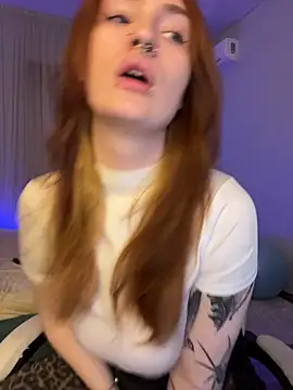 Snapshot of _Chlo__e chatting on October 2025 09:30:01 PM Chlo e online show from October 2025 09:30:01 PM