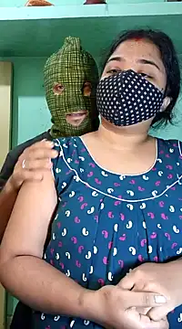 Snapshot of hotty_Sexy-couple chatting on January 2025 12:52:02 PM hotty Sexy-couple online show from January 2025 12:52:02 PM