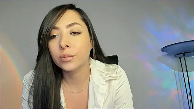 Snapshot of Mila__Paramo chatting on September 2025 11:43:01 PM Mila Paramo online show from September 2025 11:43:01 PM