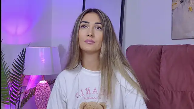 Snapshot of NicolLopeze chatting on October 2025 12:46:02 PM NicolLopeze online show from October 2025 12:46:02 PM