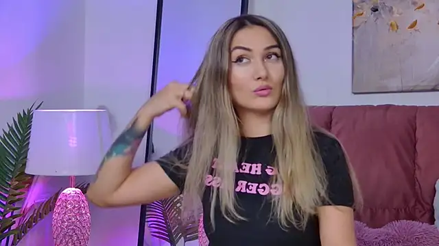 Snapshot of NicolLopeze chatting on October 2025 04:06:02 PM NicolLopeze online show from October 2025 04:06:02 PM