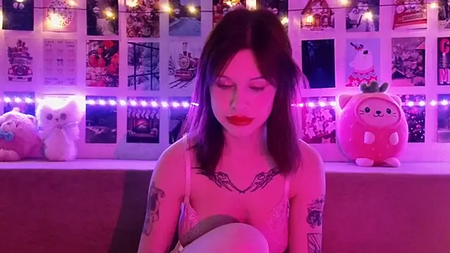 LisaDenvinn online show from December 2024 03:47:02 AM