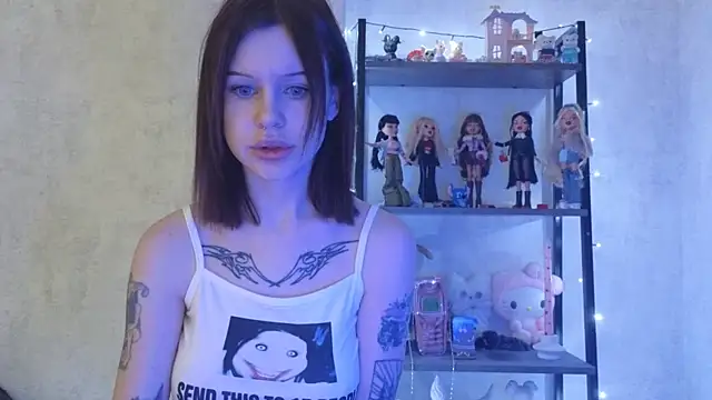 LisaDenvinn online show from February 2025 04:40:02 AM